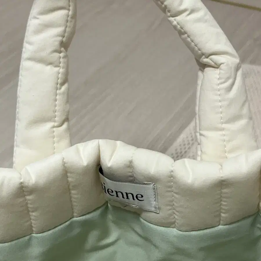 (택포) 시엔느 패딩백 크림 sienne padding bag cream