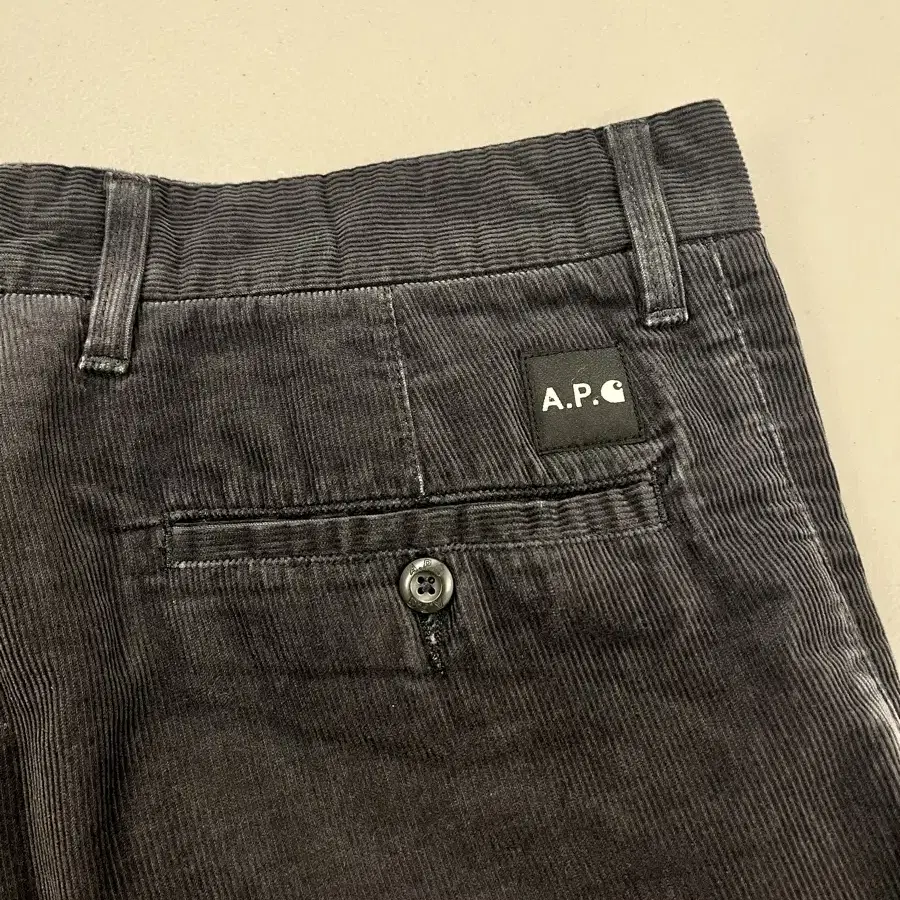 32 칼하트 APC jameson pant