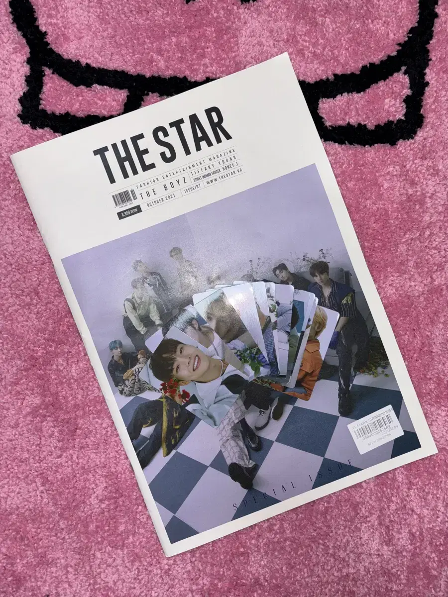 THE BOYZ THE STAR magazine / pictorial + photo card (can be sold separately)