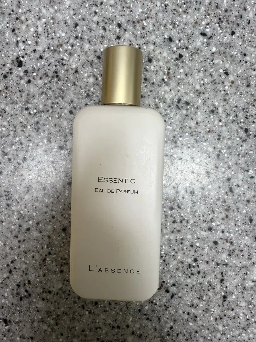 L'Absence Essential Eau de Parfum