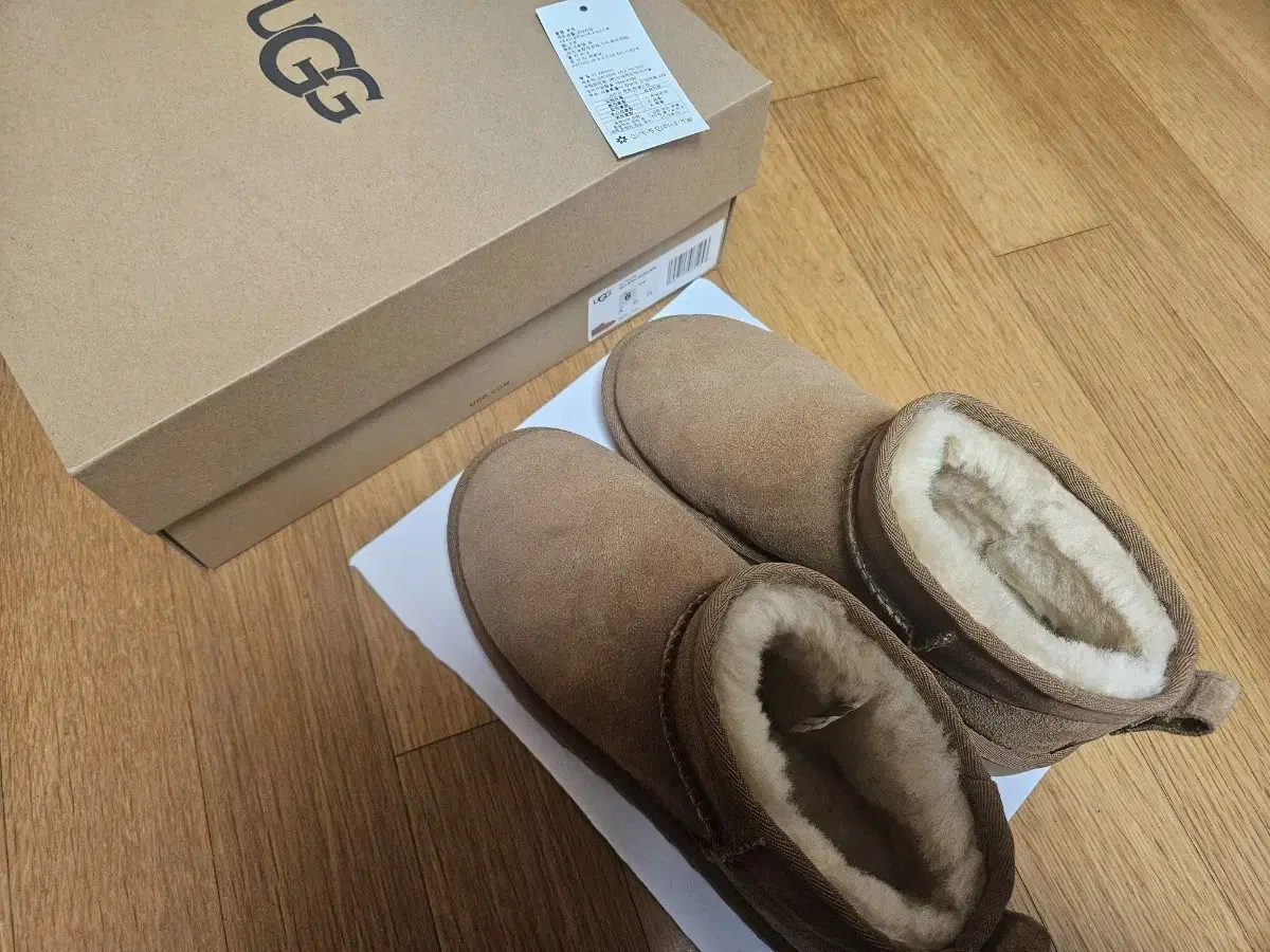 정품 미국 어그 UGG 울트라미니 230