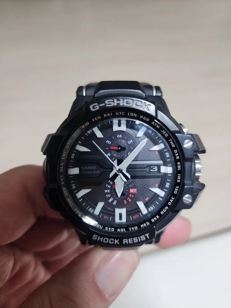 I am selling a Genuine GISCHAK GWA1000-1AR top quality watch like new.