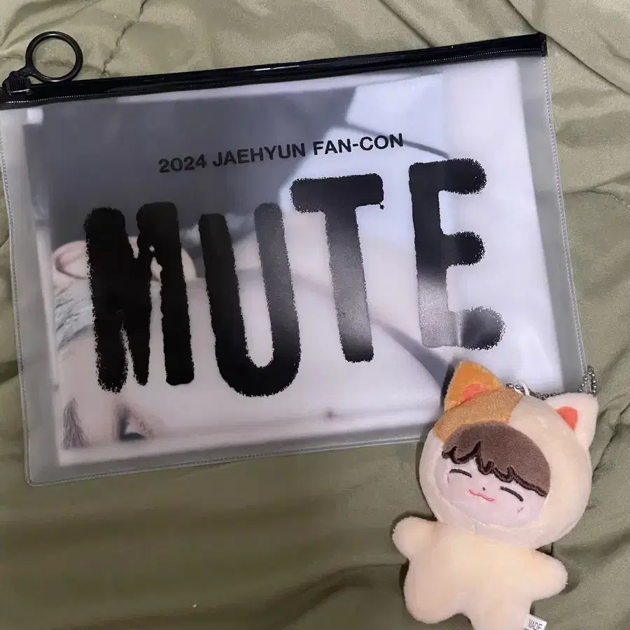 mute 슬로건, 치즈잰 정재현 굿즈