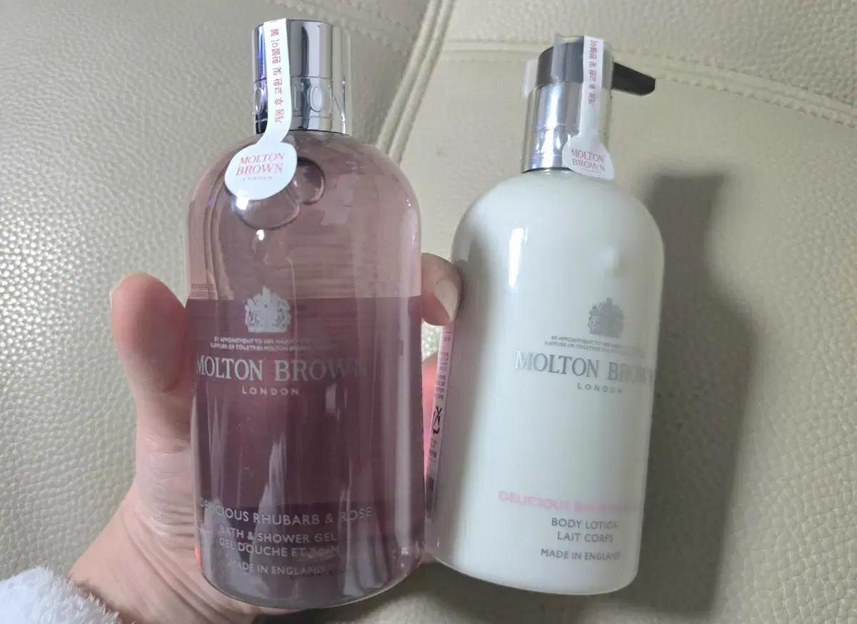 Molton Brown Shower Gel + Body Lotion (Delicious Rhubarb & Rose Bath)