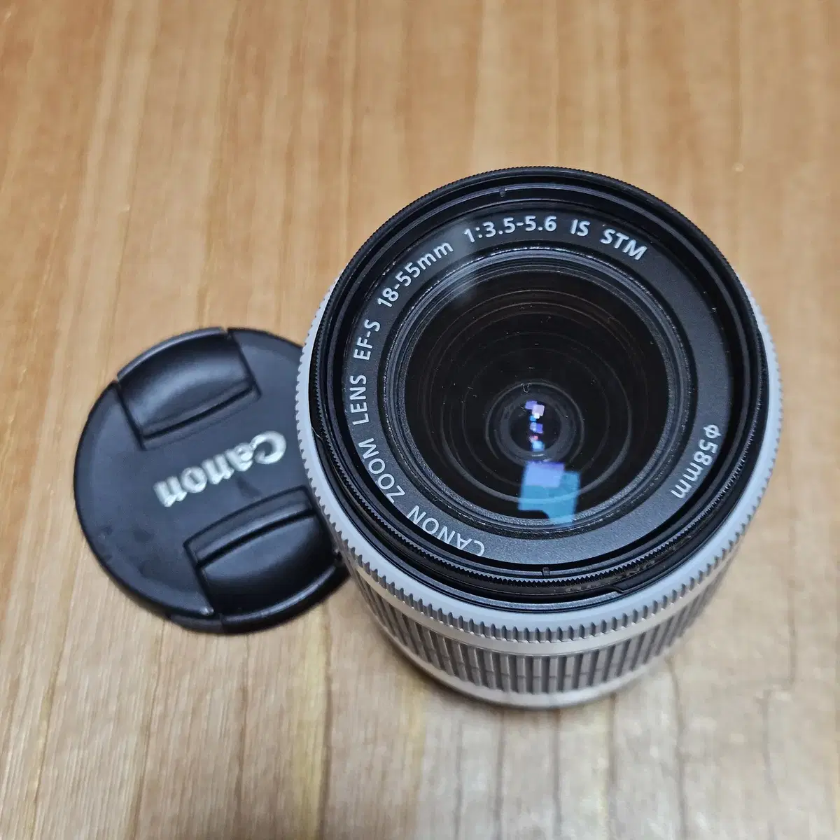 캐논 100d  번들키트 제품 +캐논40mm 단렌즈(화이트) 판매합니다