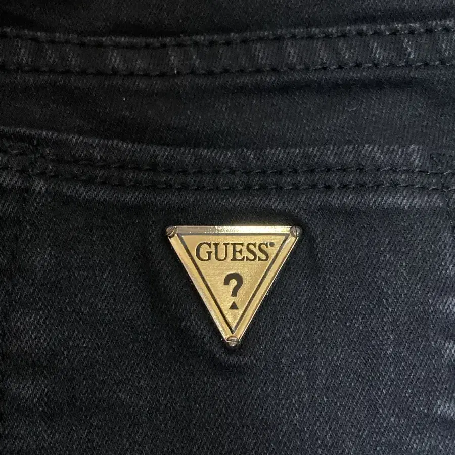 Guess denim jeans with gold logo 26 스키니진