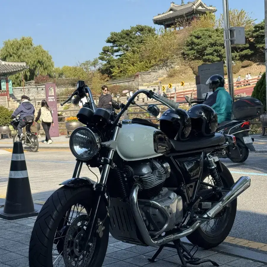 인터셉터 650