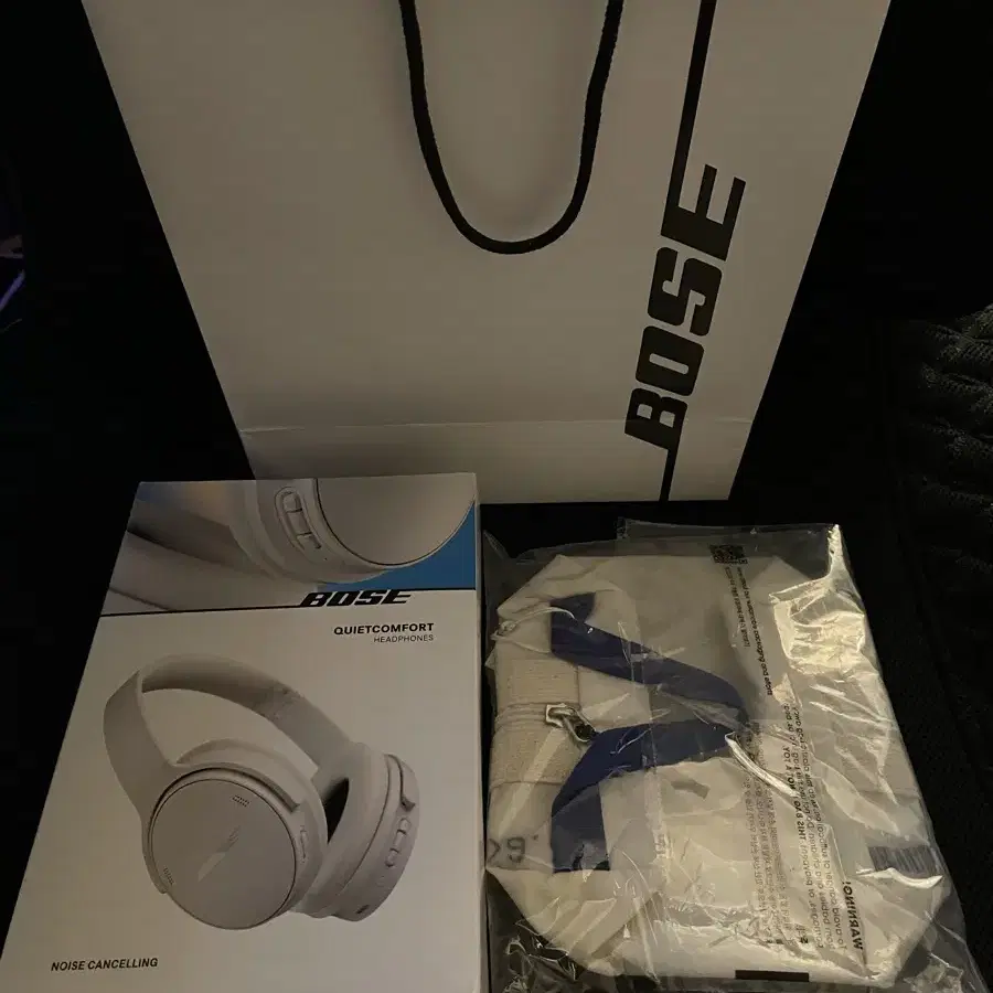 BOSE 보스 qc 노이즈캔슬링 화이트스모크 미개봉새상품 팔아요