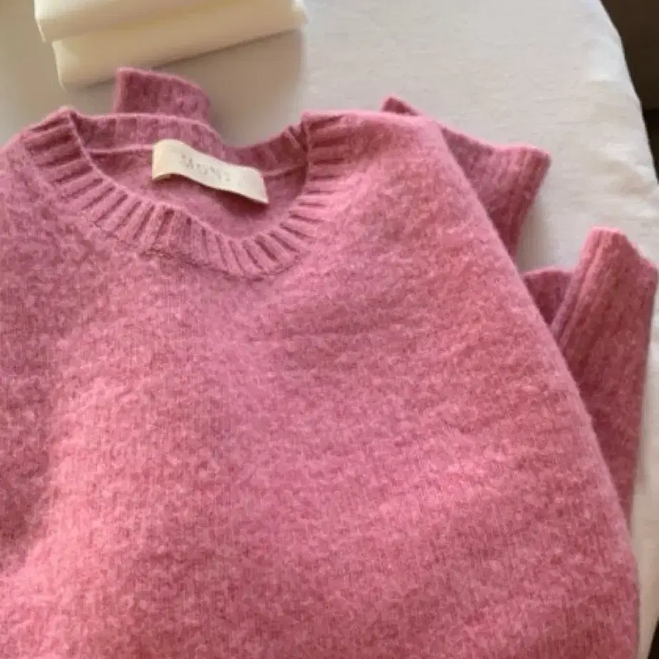 모네 그레이프 핑크 니트 Mone grape pink knitwear