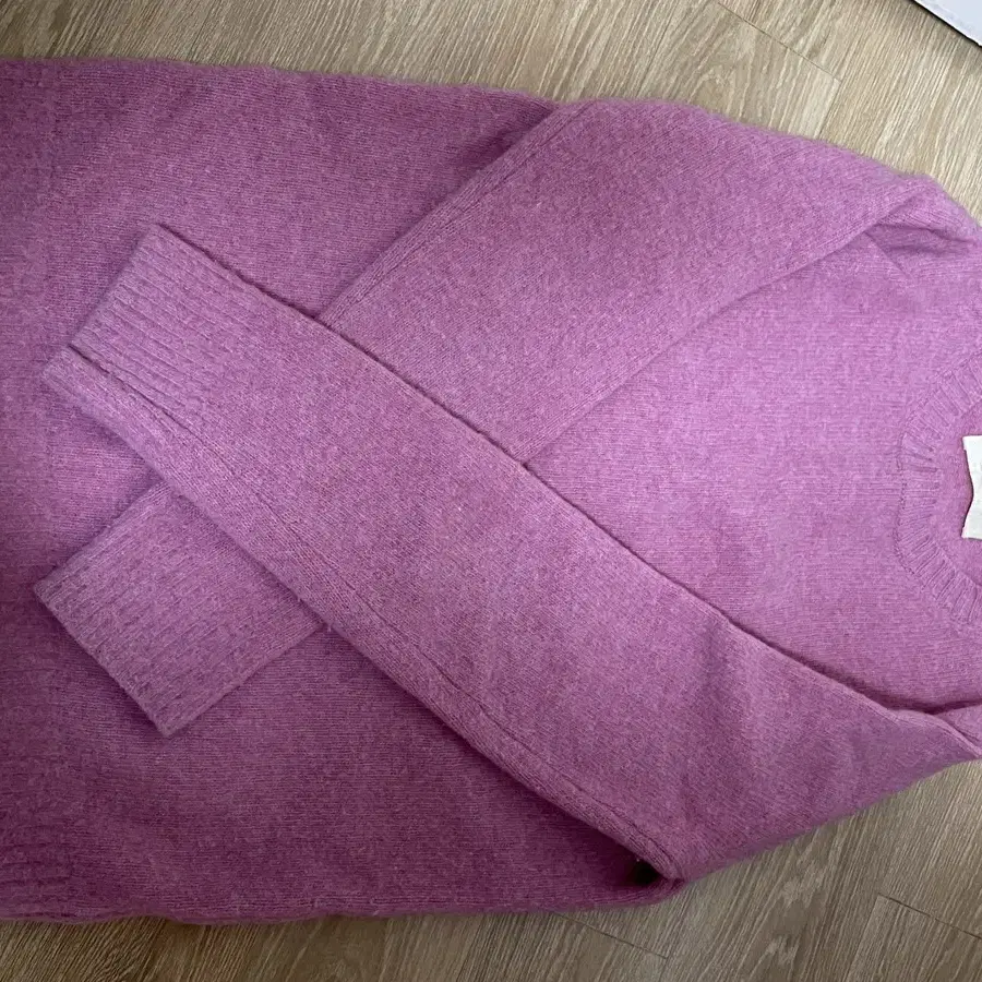 모네 그레이프 핑크 니트 Mone grape pink knitwear