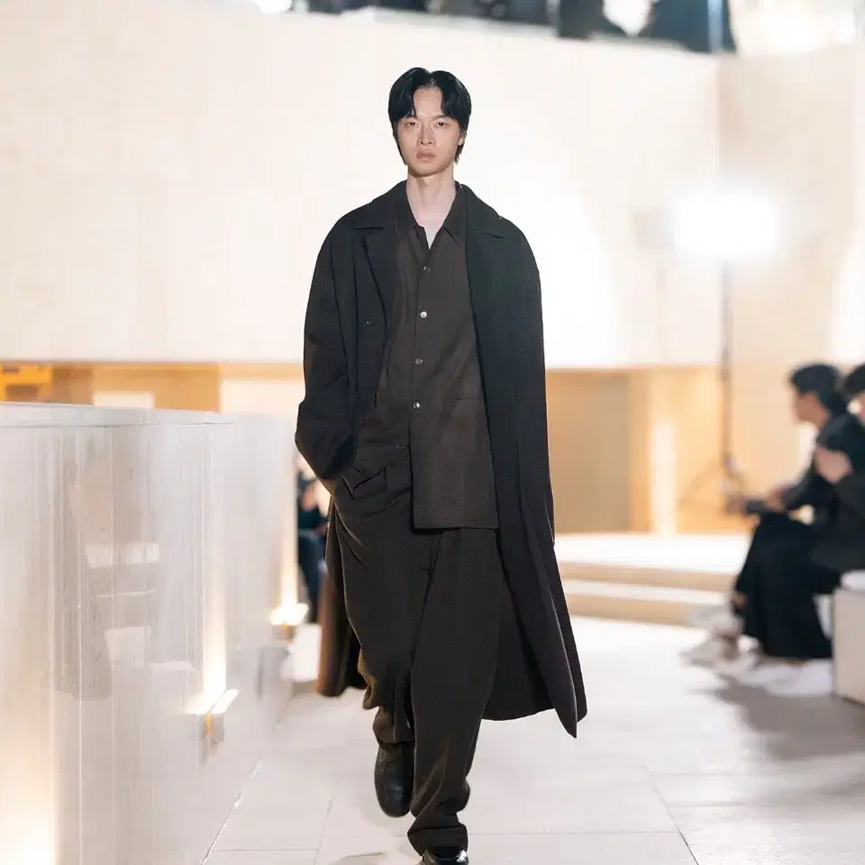 타임옴므 timehomme 24fw 세미오버 싱글코트 판매합니다