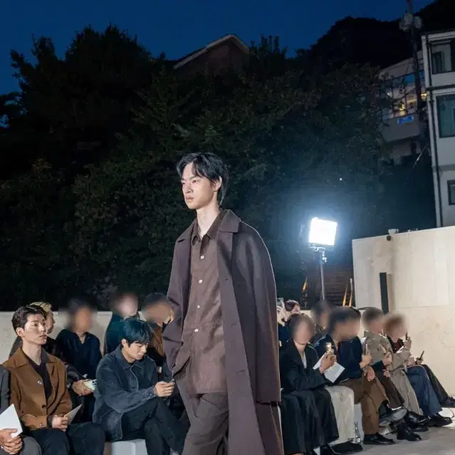 타임옴므 timehomme 24fw 세미오버 싱글코트 판매합니다