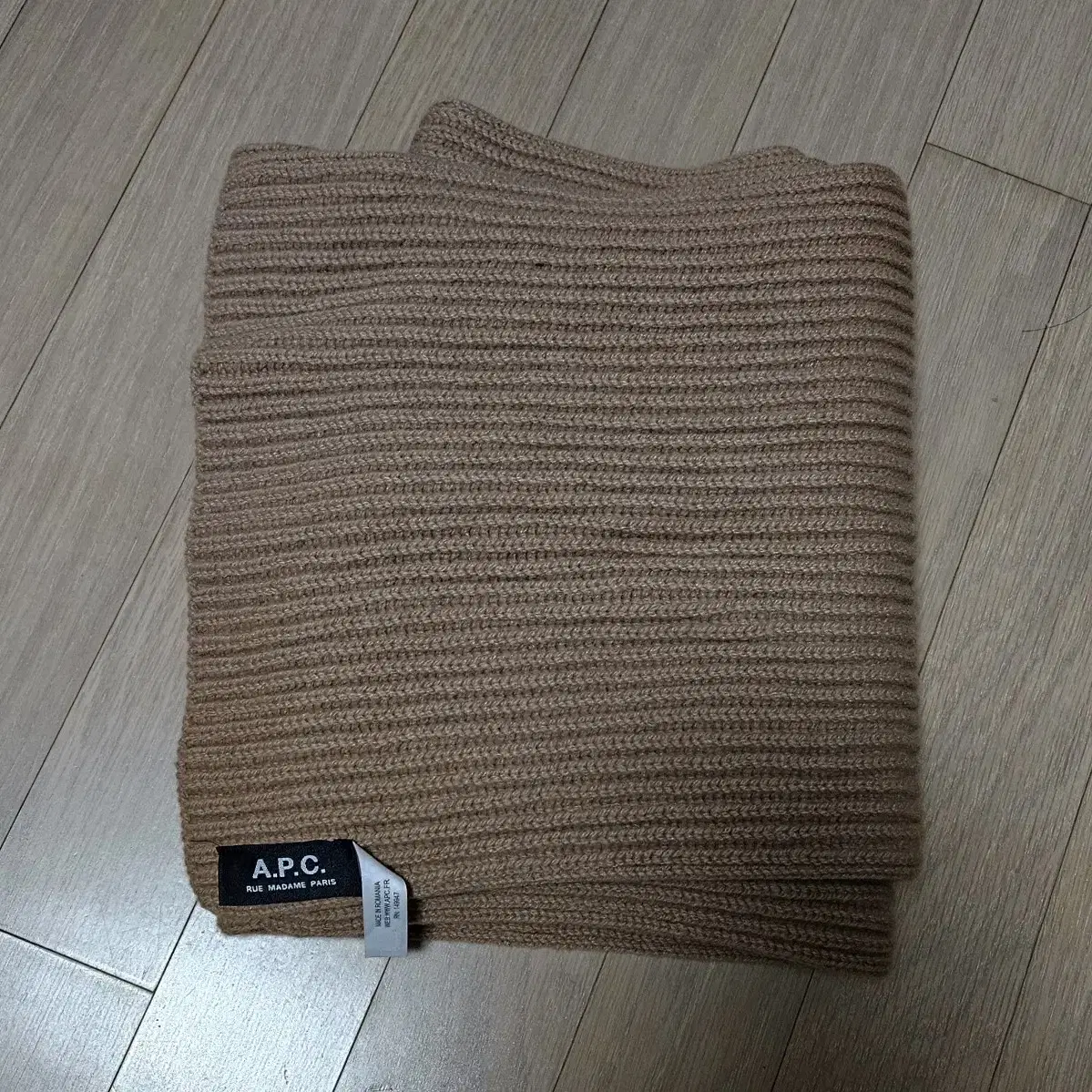 아페쎄 A.P.C. 목도리 카멜