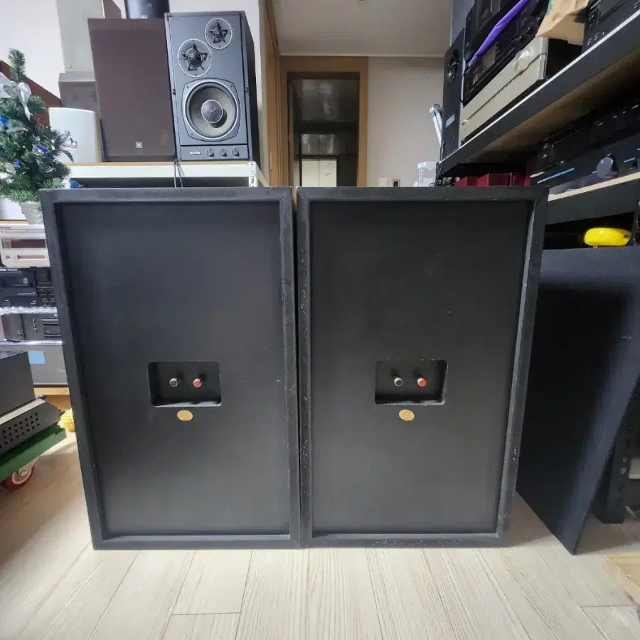 JBL 4312 초기형 스피커.