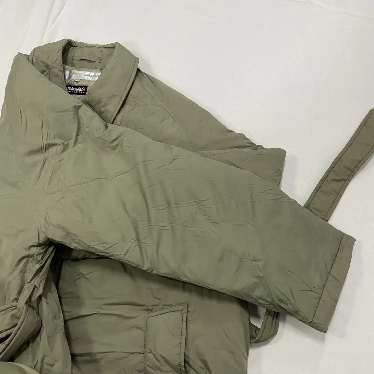 라이풀 미니멀 가먼츠 PADDED BALMACAAN COAT khaki