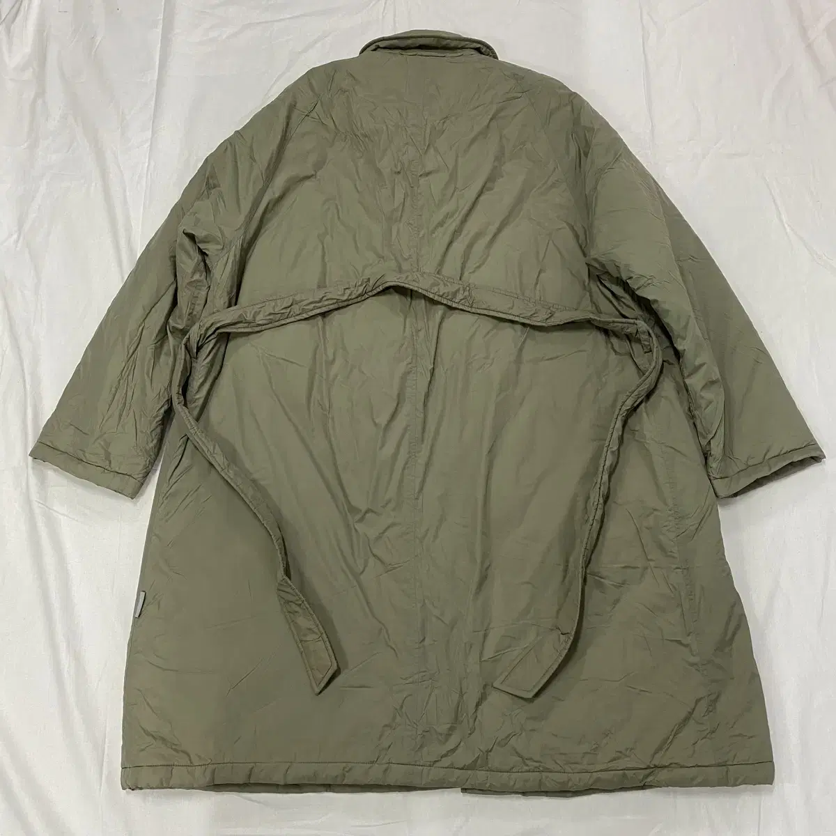 라이풀 미니멀 가먼츠 PADDED BALMACAAN COAT khaki