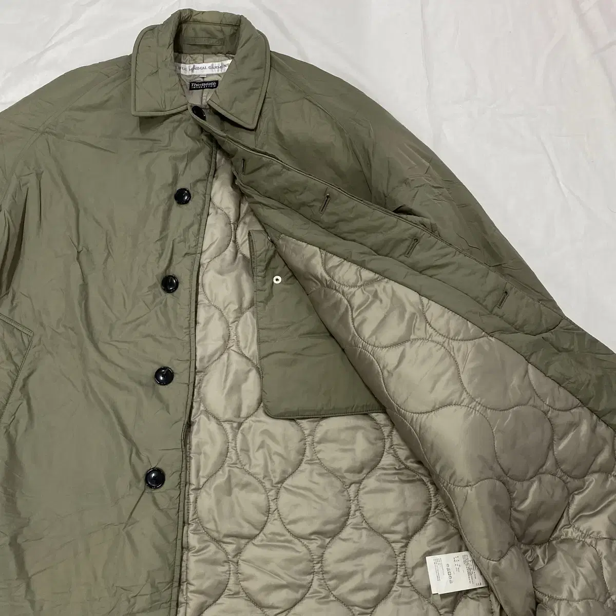 라이풀 미니멀 가먼츠 PADDED BALMACAAN COAT khaki