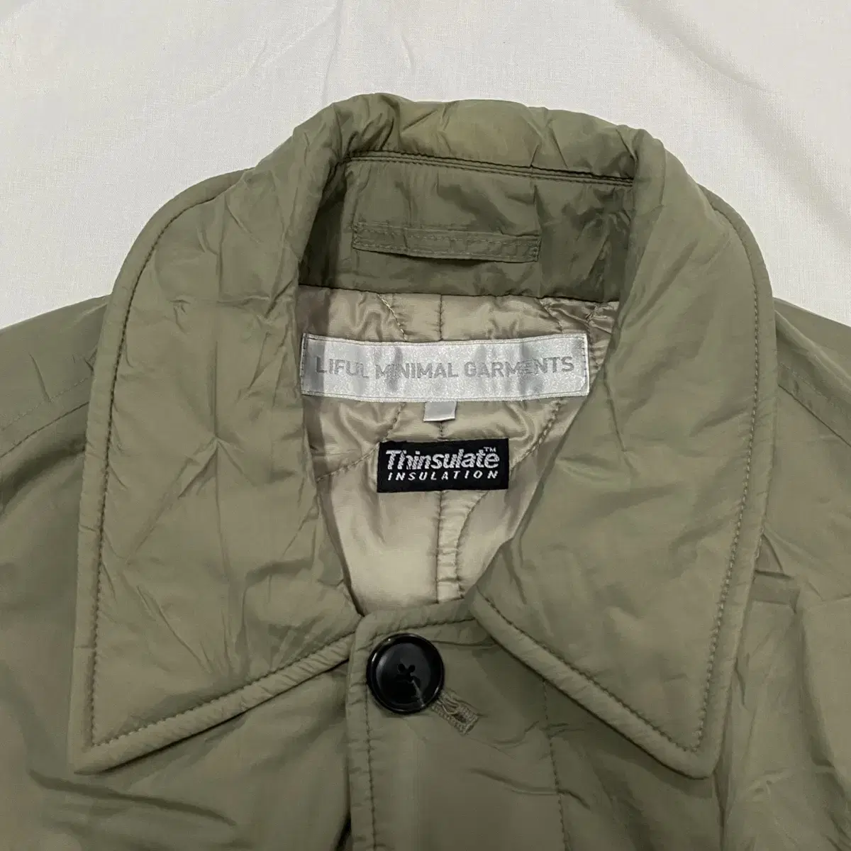 라이풀 미니멀 가먼츠 PADDED BALMACAAN COAT khaki