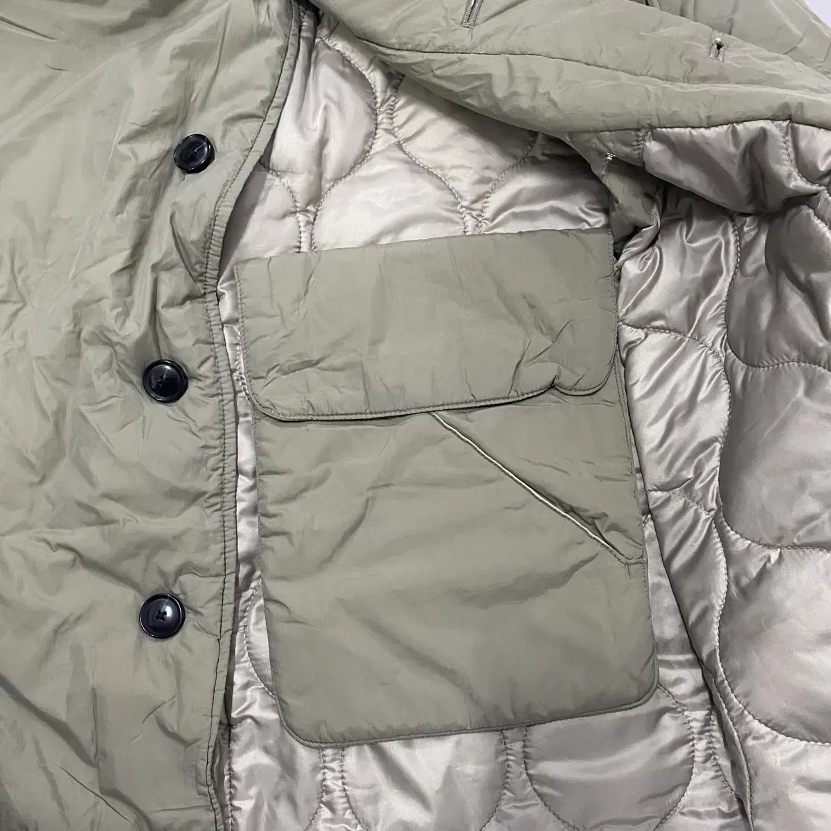 라이풀 미니멀 가먼츠 PADDED BALMACAAN COAT khaki