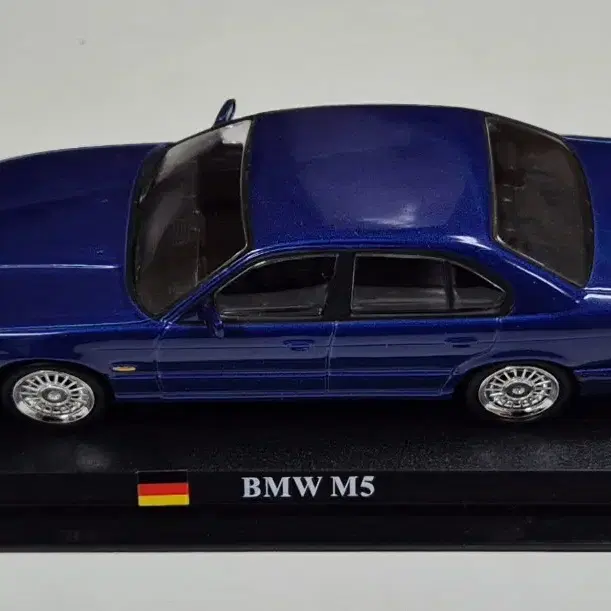 델프라도 카컬렉션 1/43 BMW M5