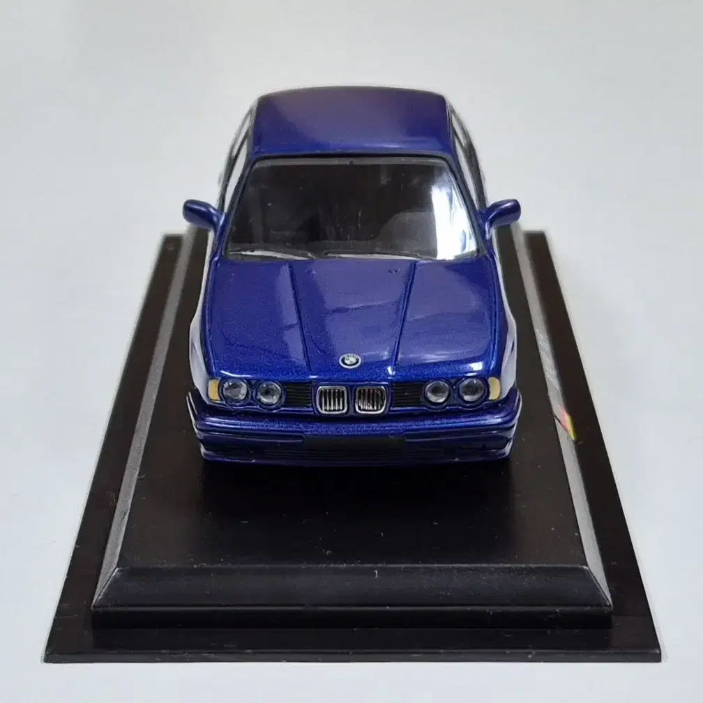 델프라도 카컬렉션 1/43 BMW M5