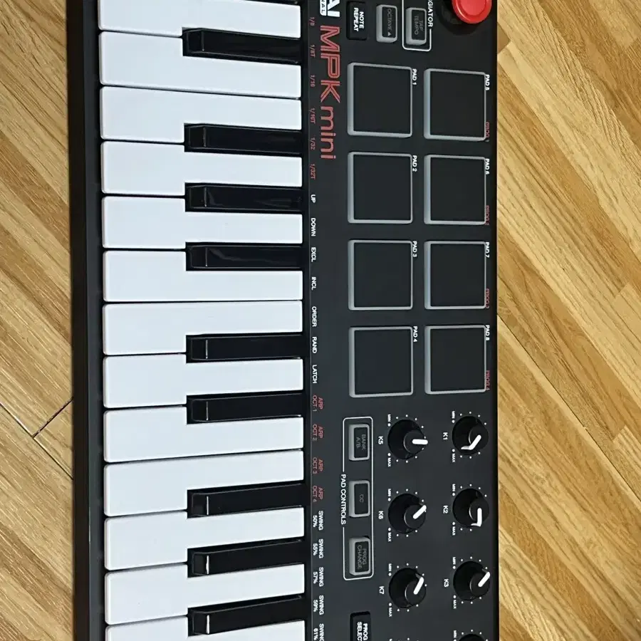 Akai mpk mini 아카이 마스터키보드