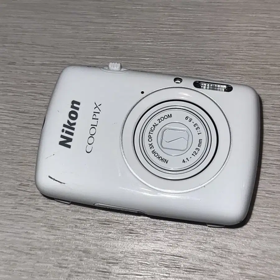 Nikon coolpix S01