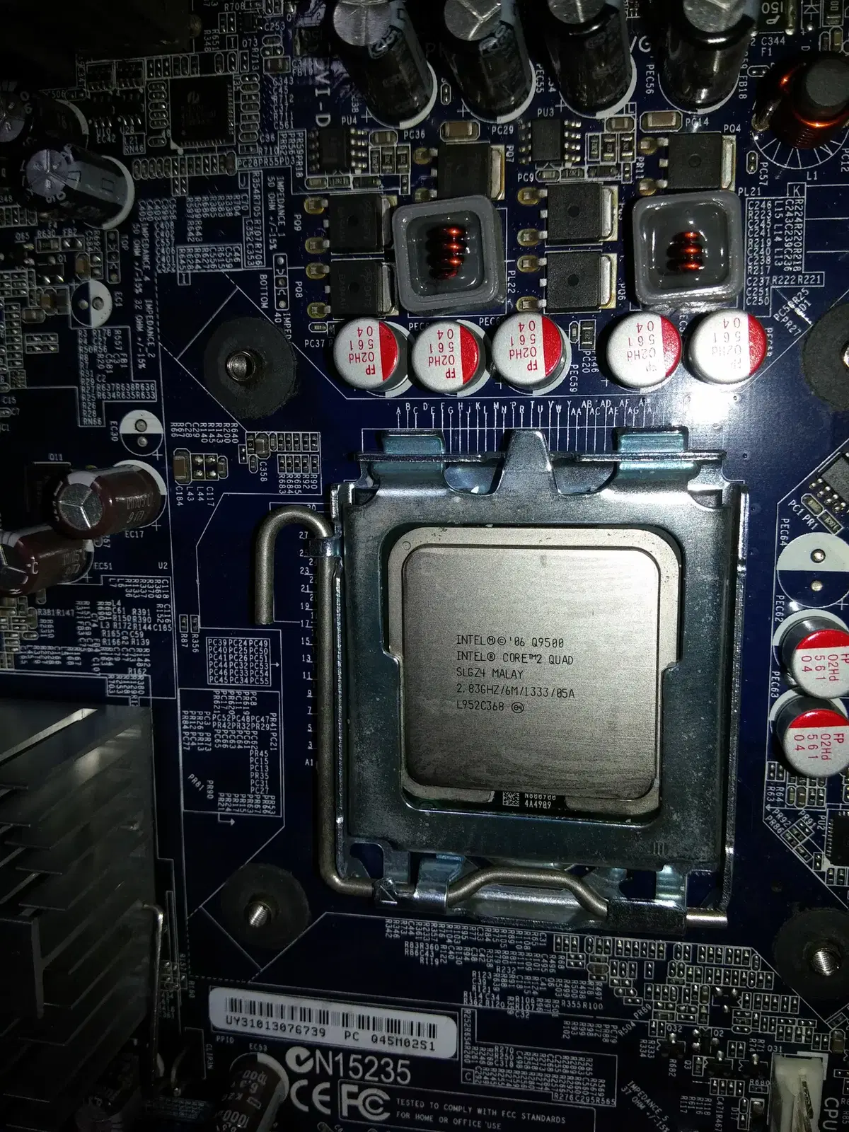 인텔 쿼드 CPU  q9500 메인보드