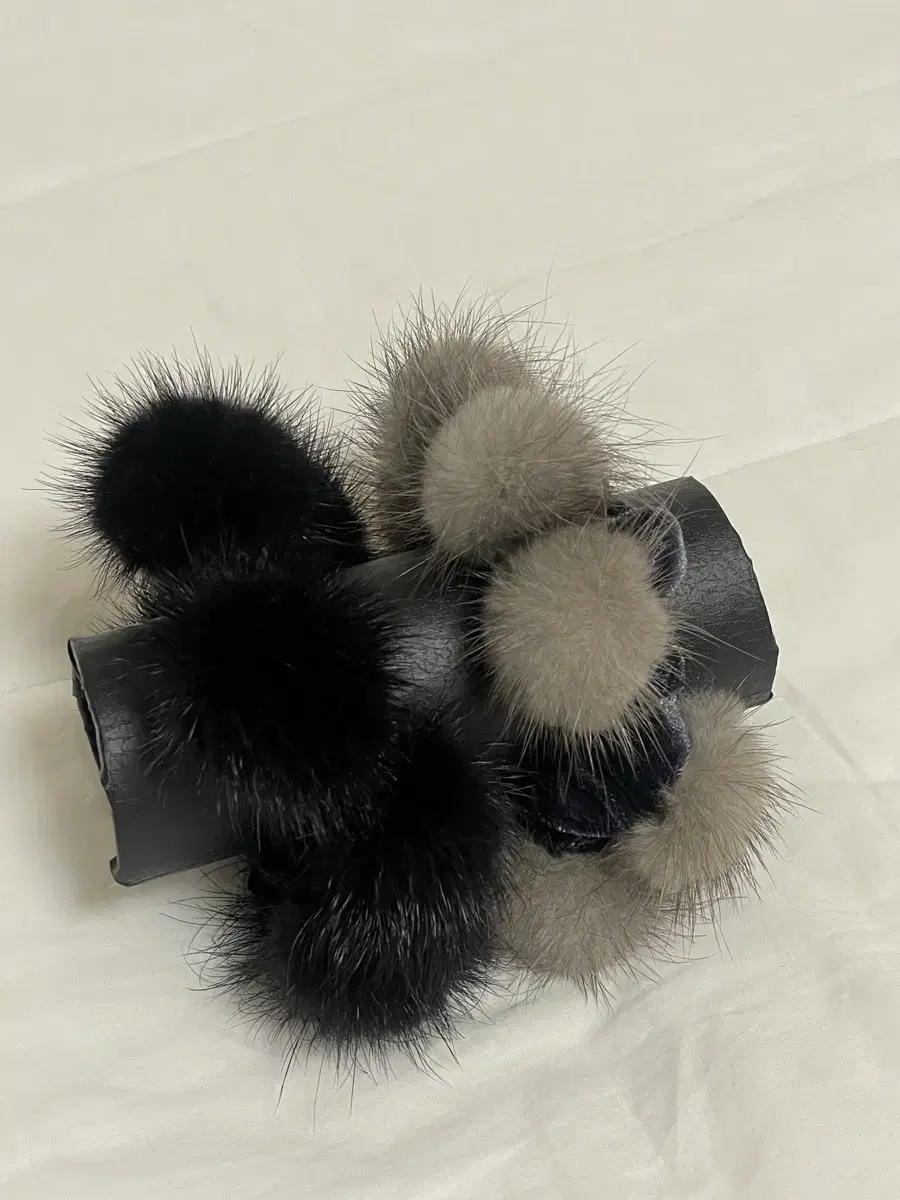 (Sold in bulk) Velvet Mink Ball Hair Scrunchies (Black/Grey) Giblets Band