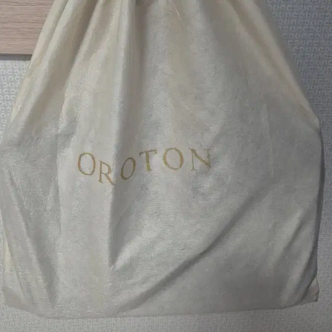 오로톤(OROTON) 사피아노 서류가방 블랙/미사용