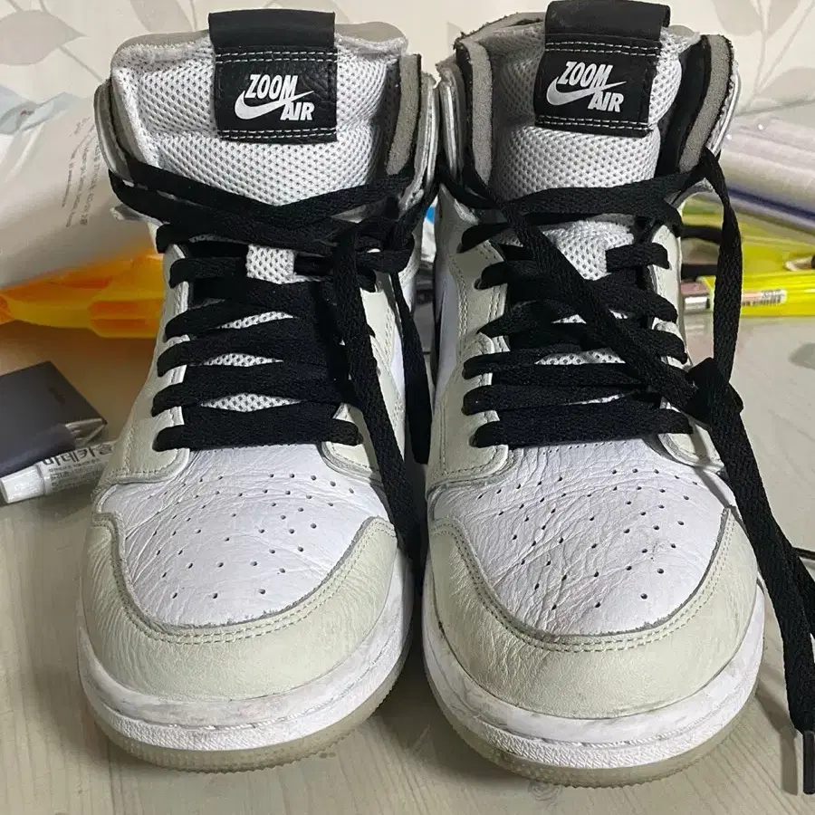 (W) Jordan 1 Zoom Air CMFT Light Bone