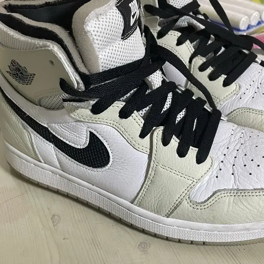 (W) Jordan 1 Zoom Air CMFT Light Bone