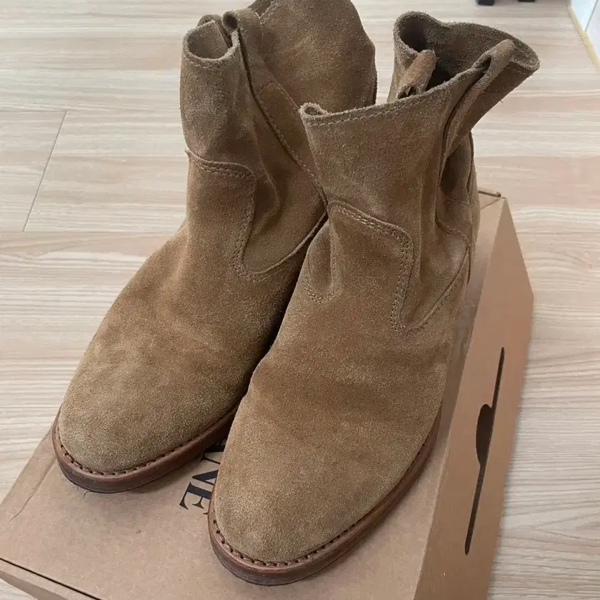 LA BOTTE GARDIANE Brehat Végétal 38 La Botte Gardiane BREHAT - NATURAL CALF | Garmentory