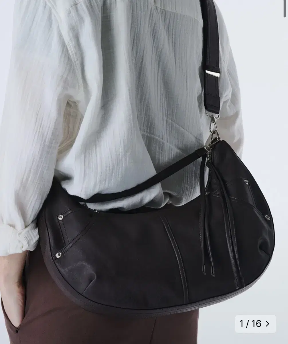 메종미네드 레더 가방 LEATHER SADDLEBAG BROWN