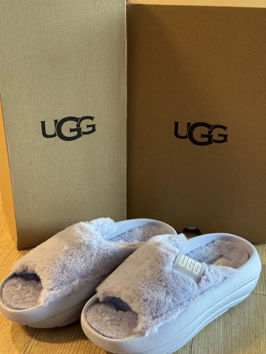 UGG 슬리퍼 라벤더 240 !!제일 싸게 팔아요!!