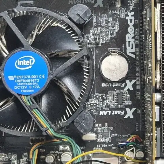 사무 및 인강용 I7 4790K 데스크탑과 주변기기.