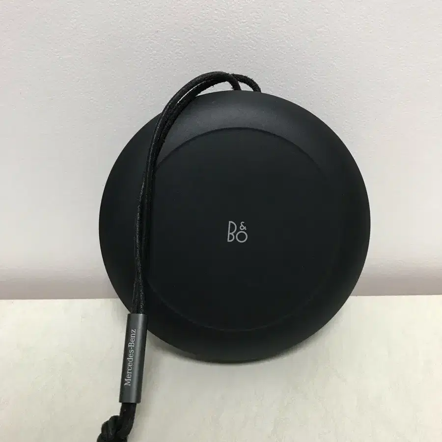 뱅앤올룹슨 beosound A1 2nd Gen; benz 에디션 팝니다