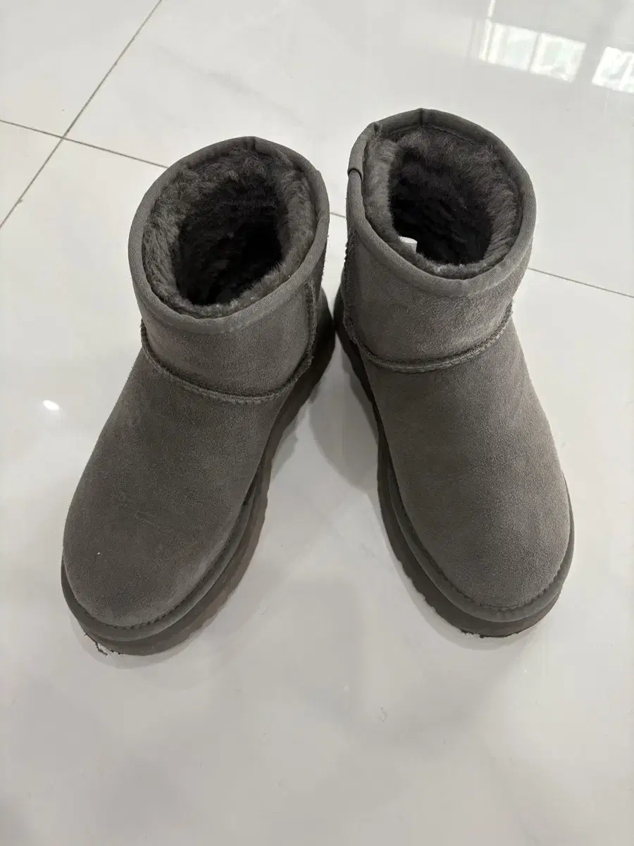 UGG 부츠