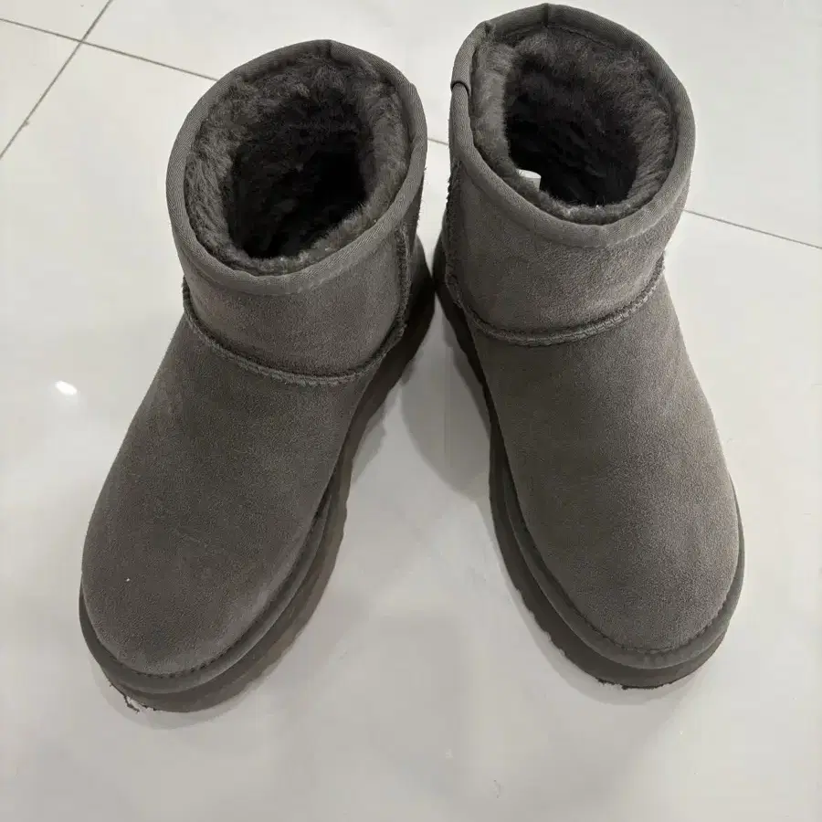 UGG 부츠