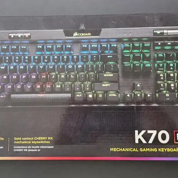 k70 mk2 적축 + pbt 커세어 키캡 팝니다