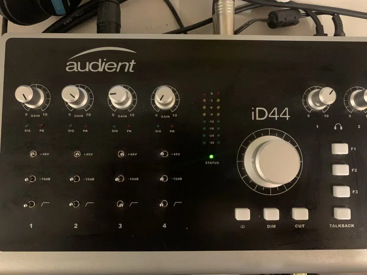 Audient id44 오디오인터페이스