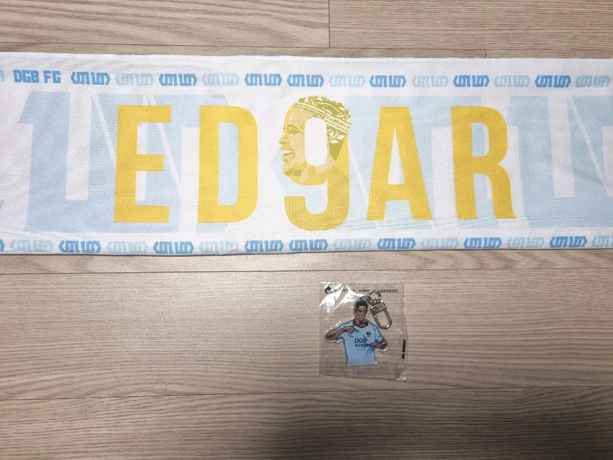 Daegu FC Edgar 100 games limited edition Muffler + Badge