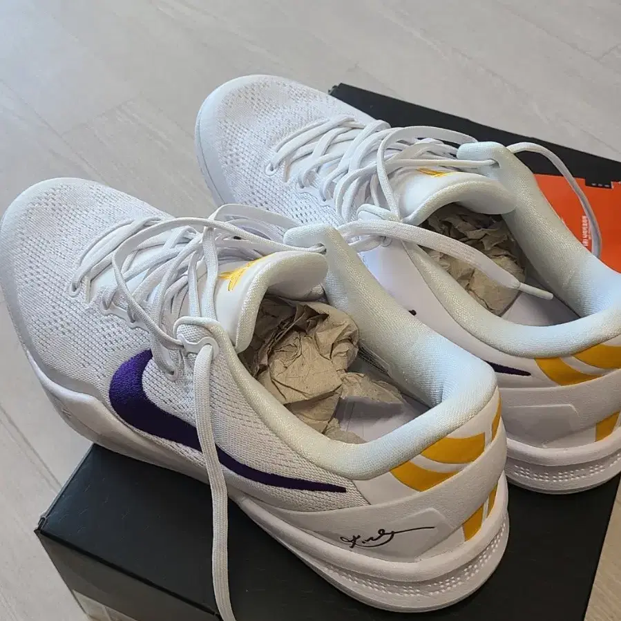 코비8 kobe8 270 프로트로 레이커스홈 극미중고