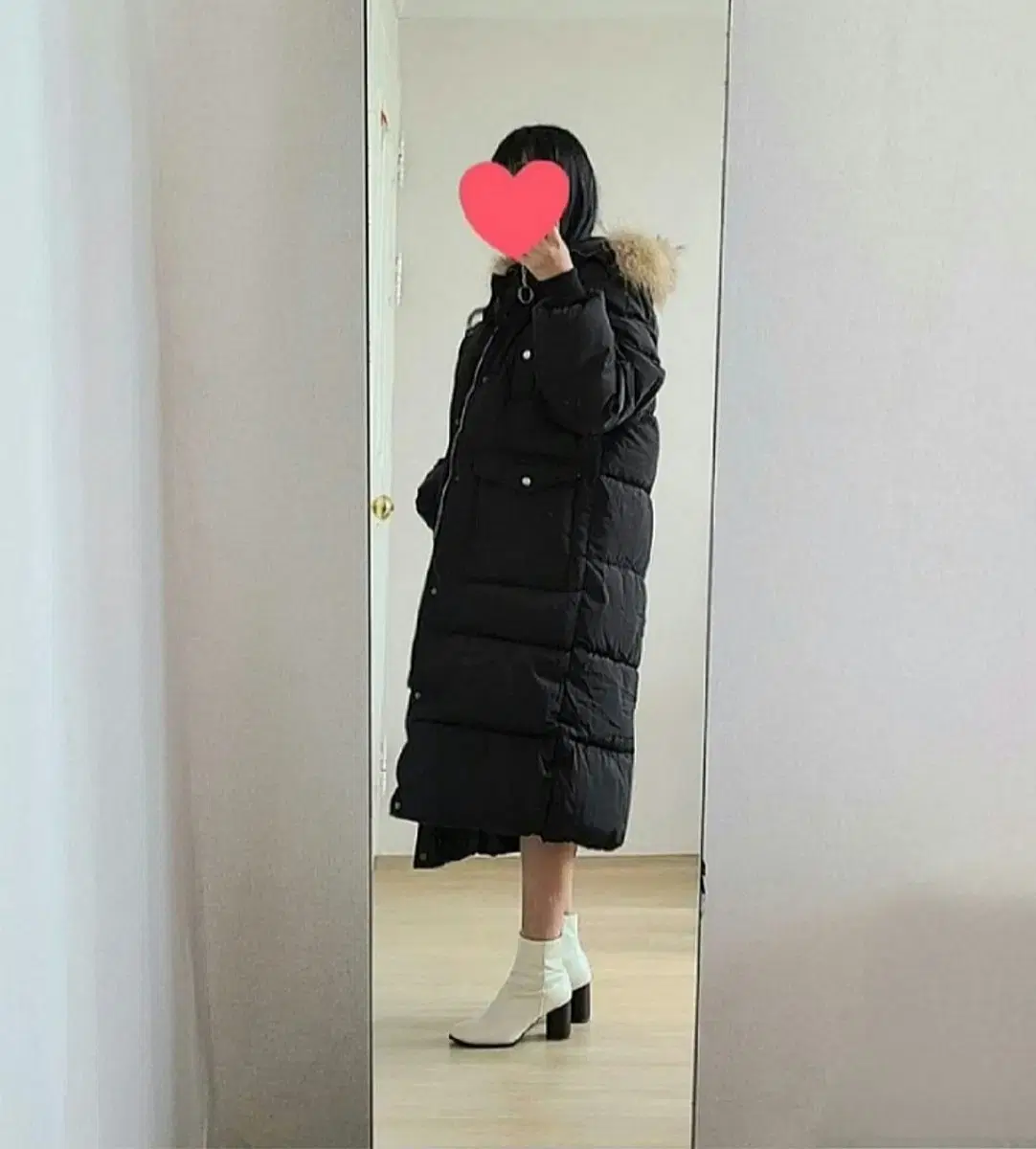 도톰한 블랙 박시핏 FUR(퍼) 여성 롱패딩