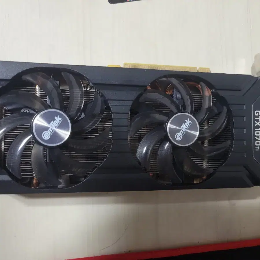 고장난 GTX 1070 Ti 그래픽카드 팝니다.