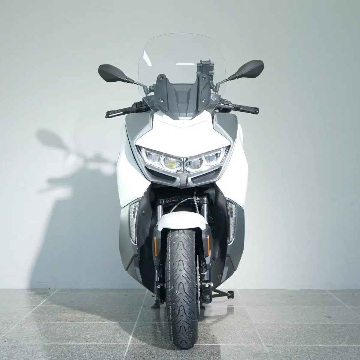 24년식 2,200 km 신차급 BMW C400GT 판매/대차