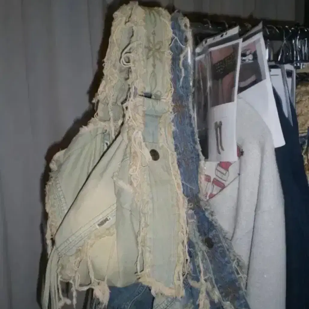 Destroyed Denim Duffel Bag 스컬프터 가방