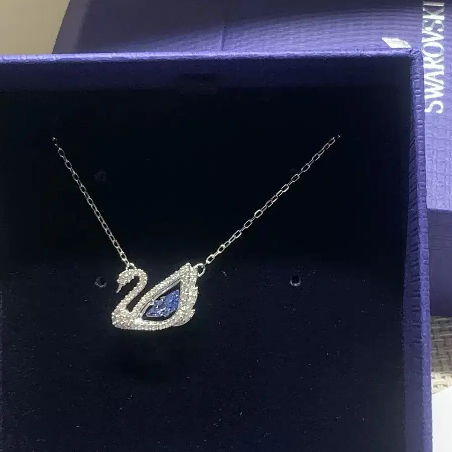 SWAROVSKI  스와로브스키   블루 다이아몬드  백조 목걸이