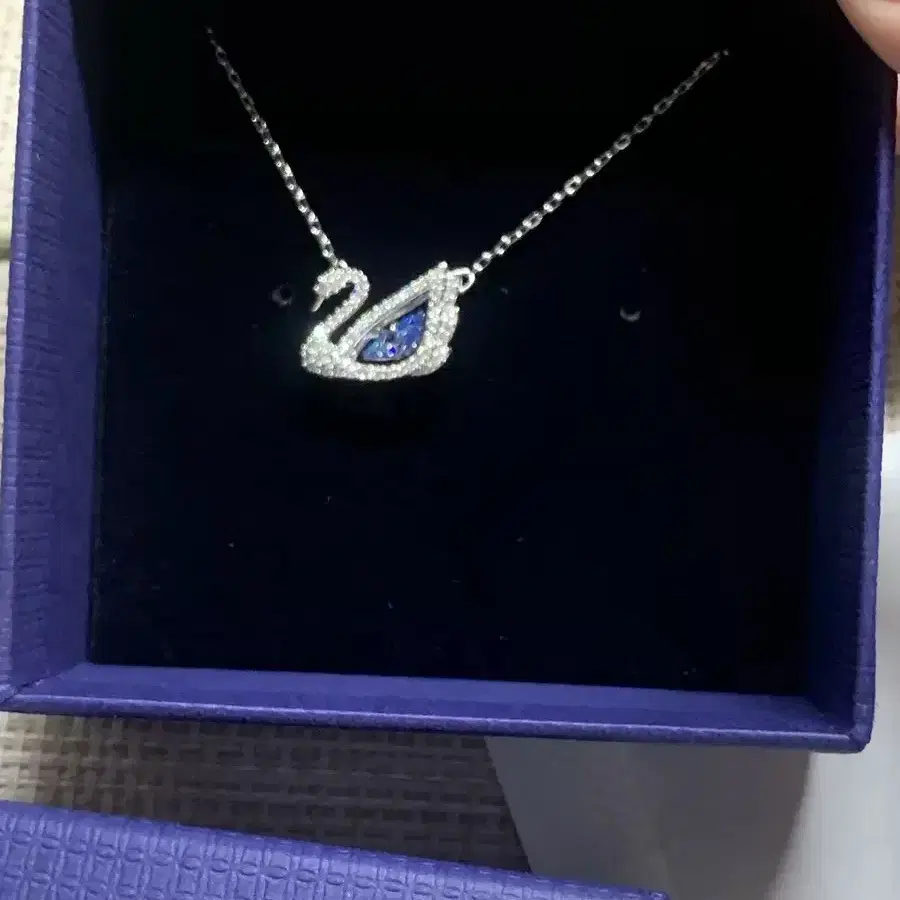 SWAROVSKI  스와로브스키   블루 다이아몬드  백조 목걸이