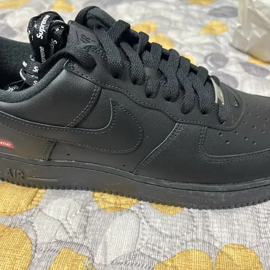 Nike x Supreme Air Force 1 Low Black 270